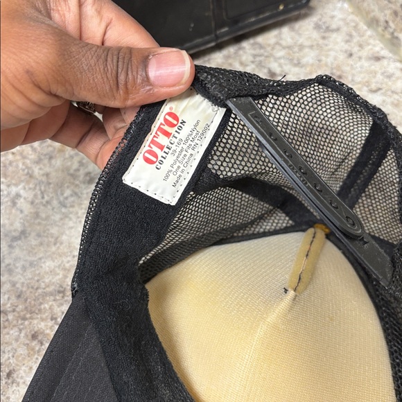 Vans Leopard Pattern Black Trucker Hat - Picture 3 of 3